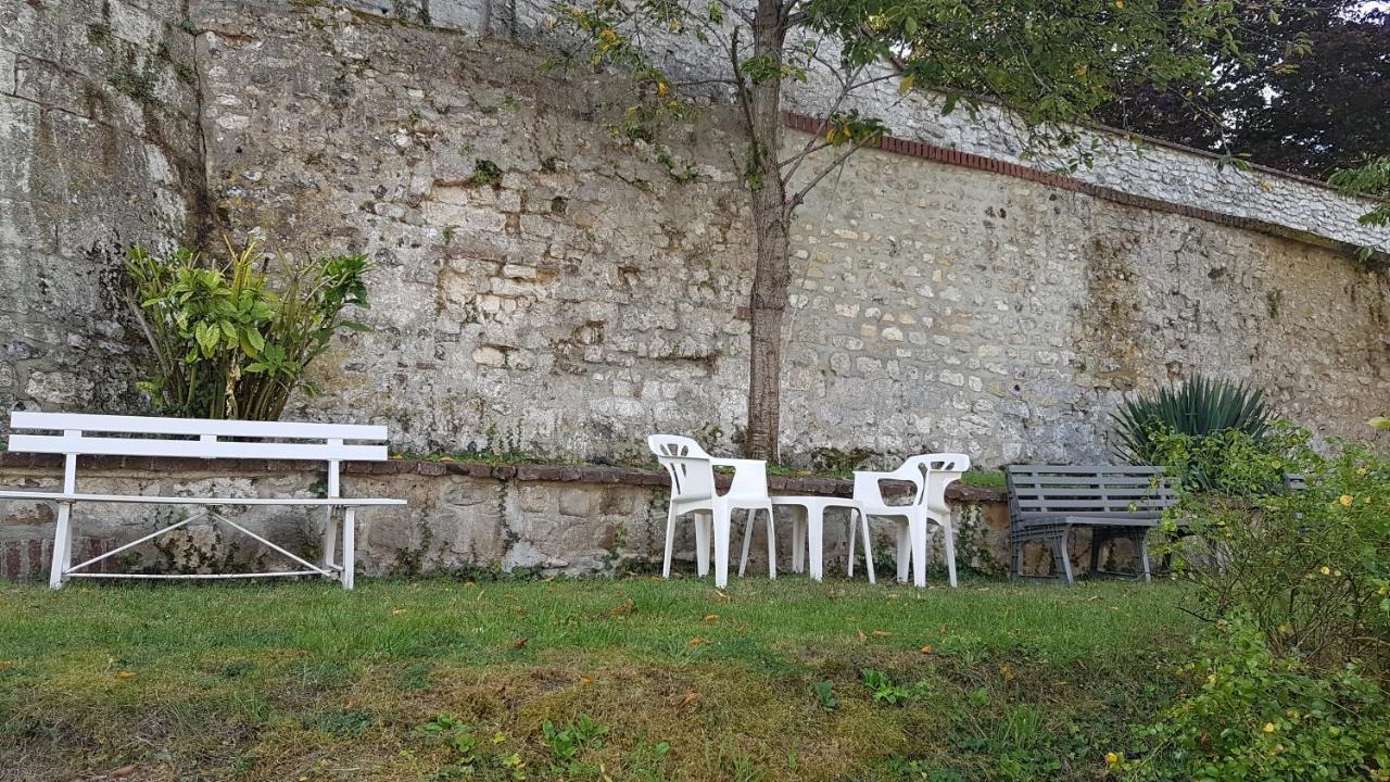 Pont-de-lʼArche Hotel De La Tour מראה חיצוני תמונה