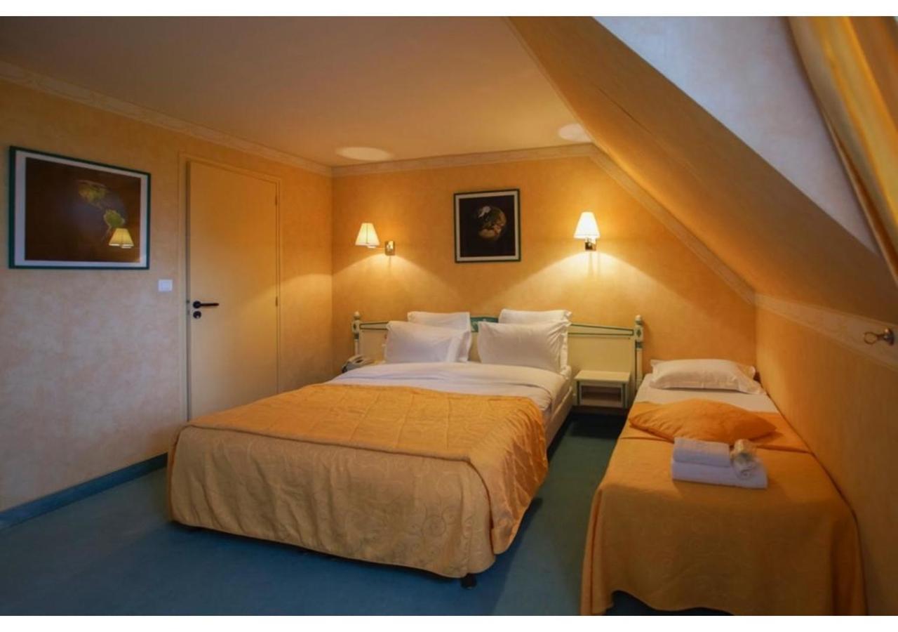 Pont-de-lʼArche Hotel De La Tour מראה חיצוני תמונה