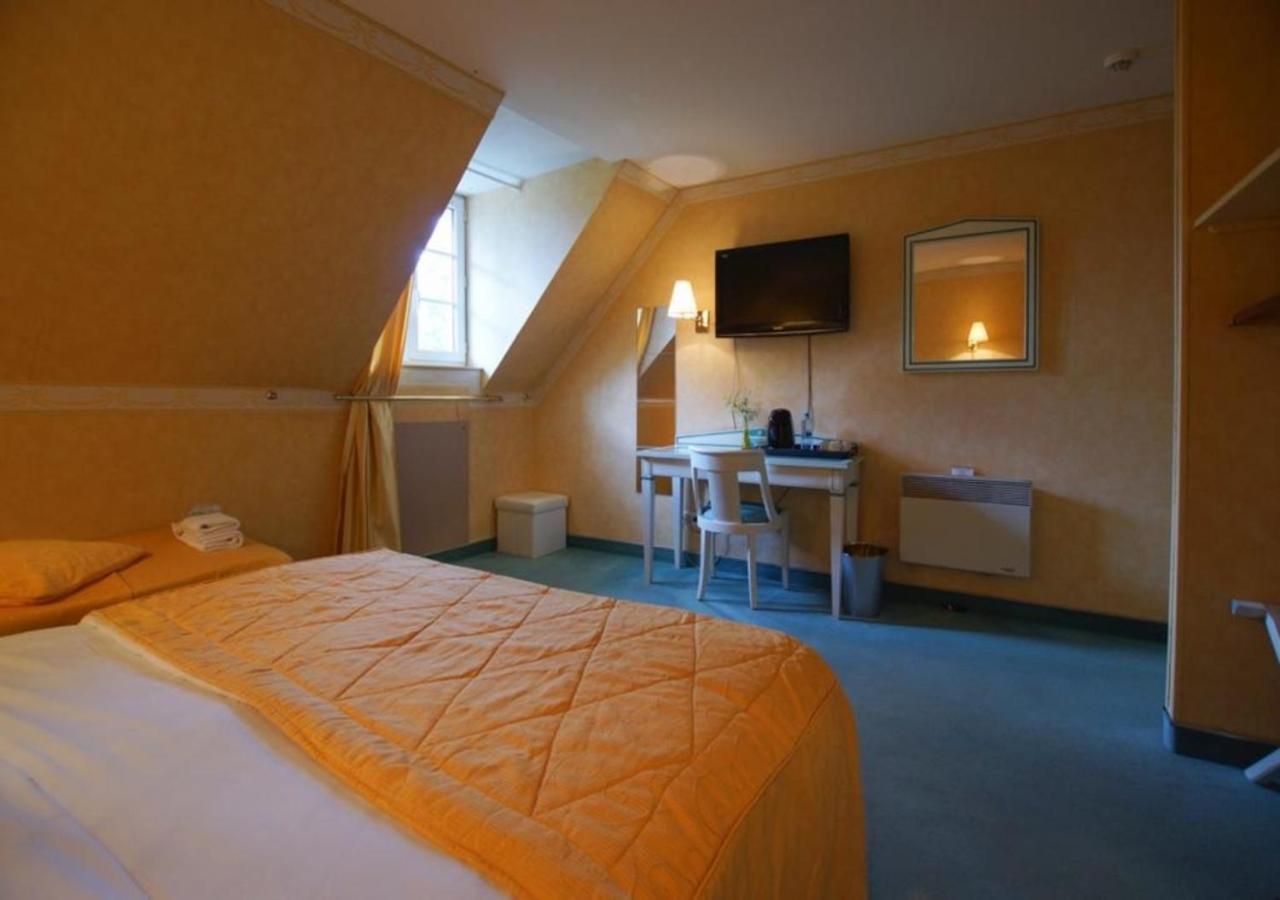 Pont-de-lʼArche Hotel De La Tour מראה חיצוני תמונה