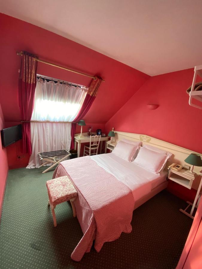 Pont-de-lʼArche Hotel De La Tour מראה חיצוני תמונה