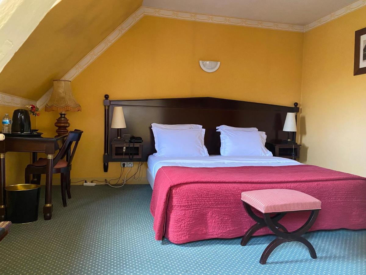 Pont-de-lʼArche Hotel De La Tour מראה חיצוני תמונה