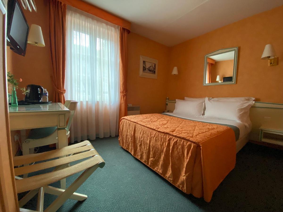 Pont-de-lʼArche Hotel De La Tour מראה חיצוני תמונה