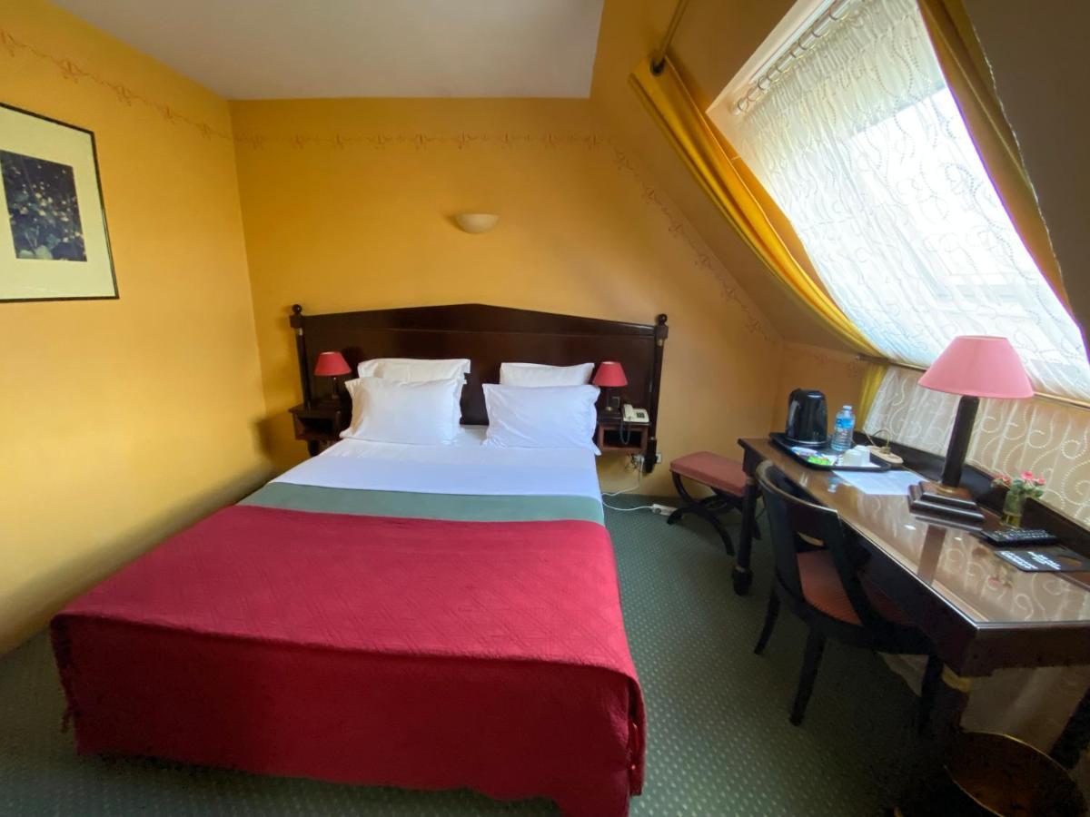 Pont-de-lʼArche Hotel De La Tour מראה חיצוני תמונה