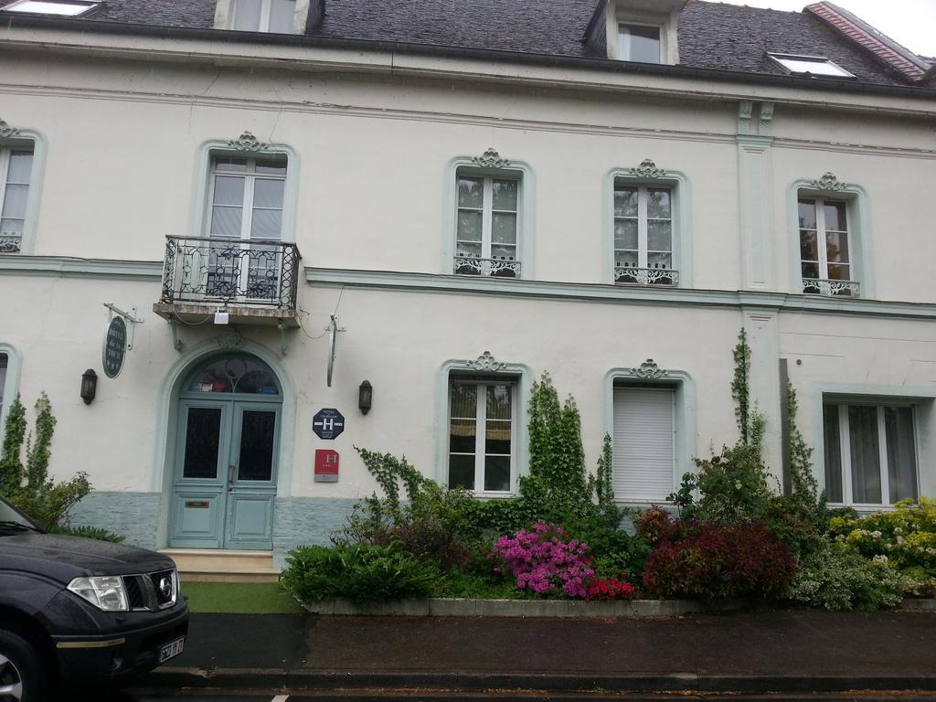 Pont-de-lʼArche Hotel De La Tour מראה חיצוני תמונה
