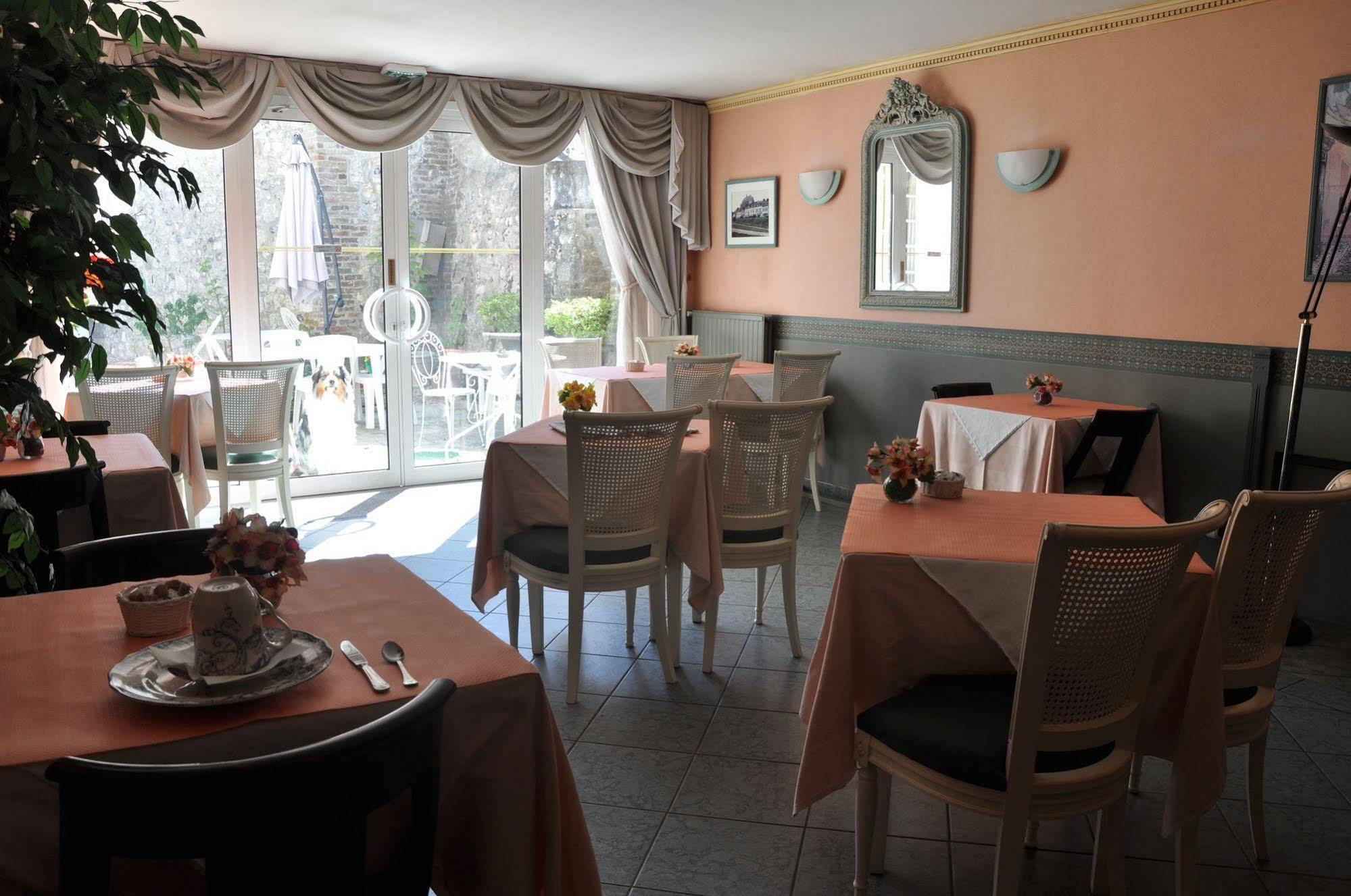 Pont-de-lʼArche Hotel De La Tour מראה חיצוני תמונה